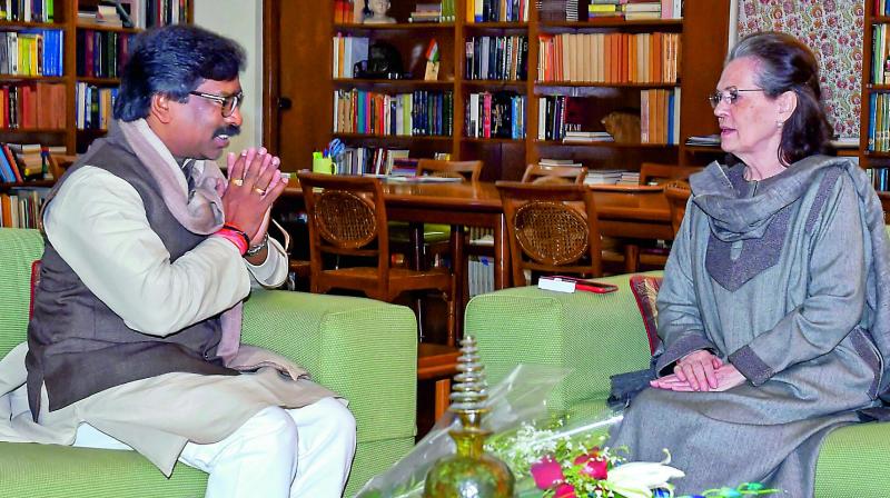 Sonia Gandhi & JMM CM Hemant Soren