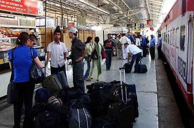 Passengers of different classes will carry luggage of different weights