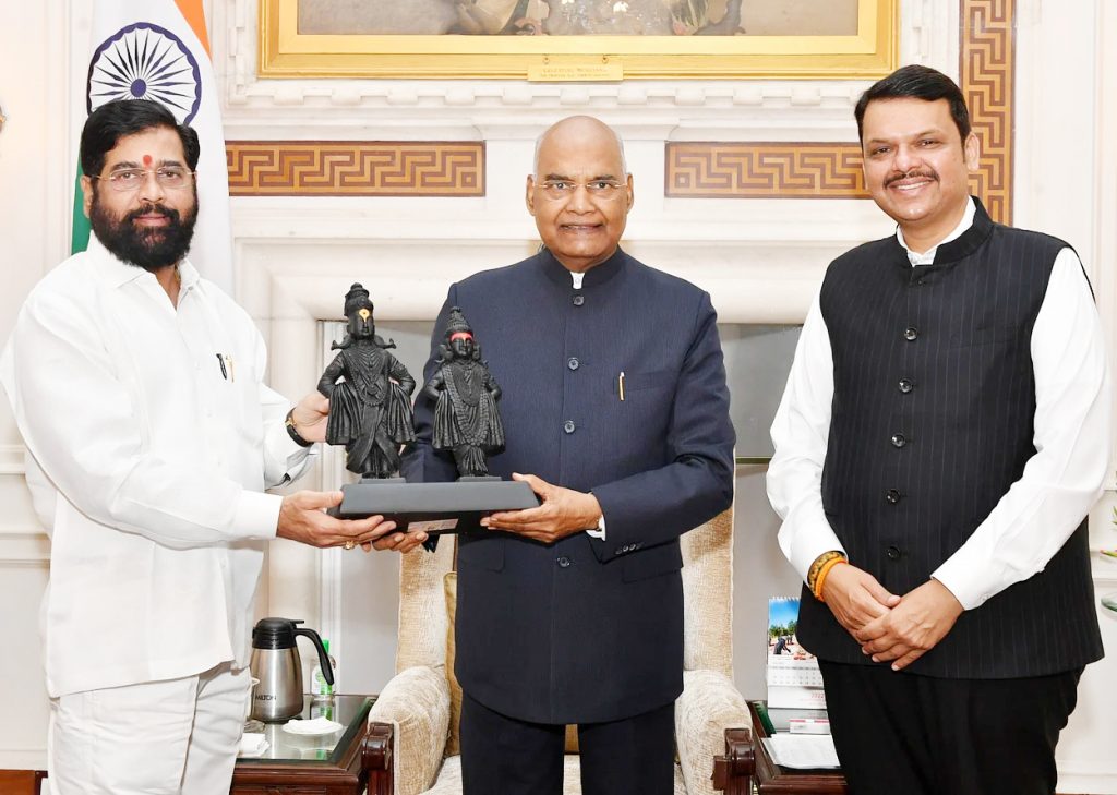 Maharashtra CM and Deputy CM meet India President Ramnath Kovind