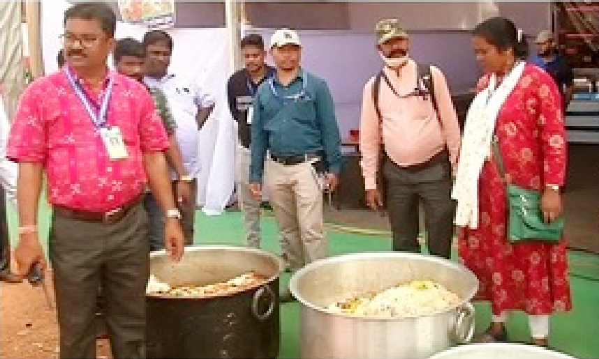 Cuttack Baliyatra Food Stall Raid