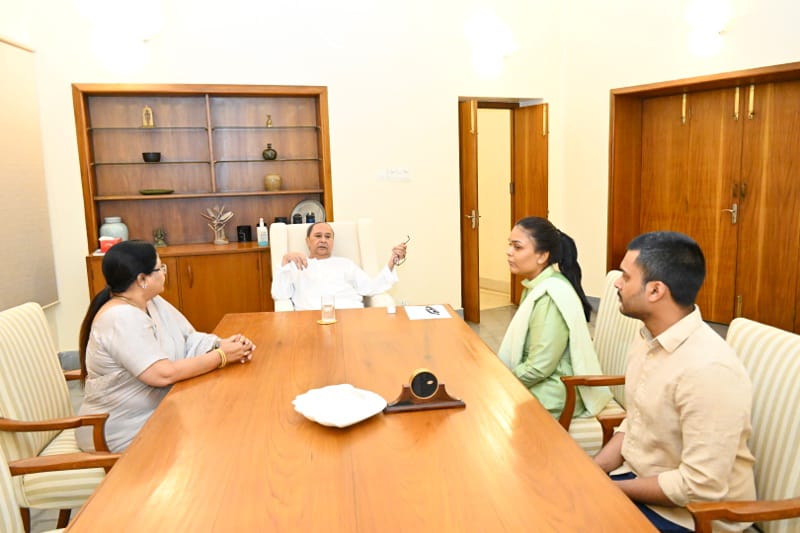 Deepali met CM