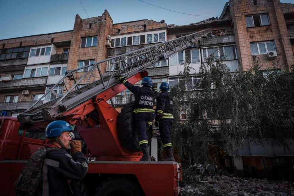 Rescuers work at the site where a building was destroyed during a Russian missile strike, amid Russia's attack on Ukraine, in Pokrovsk, Donetsk region, Ukraine August 7, 2023. Press service of the State Emergency Service of Ukraine/Handout via REUTERS
