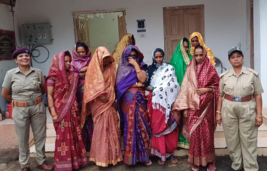 9 women arrested after seizing huge amount of Ganja from bus