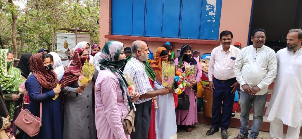 Dustbin donation to Panchalingeshwar Shivpitha by Ahmadiya Muslim Women Voluntary Organization